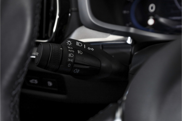 Volvo V60 2.0 T6 Plug-in hybrid AWD Ultra Dark | S/K-panodak | Bowers/Wilkens | Dig. Cockpit | Adapt. Cruise | Memory Stoelen | Elek. Klep | Stoel-+stuurverw. | 360 Camera | NAV+App. Connect | Elek. trekhaak | LM 19" |