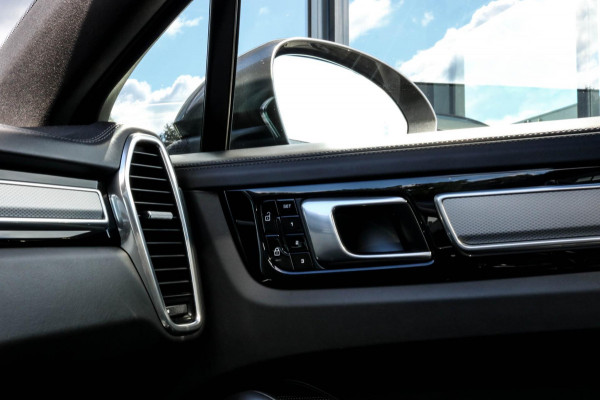 Porsche Cayenne Coupé 3.0 E-Hybrid - MATRIX - PANO - SPORT CHRONO - COMFORTSTOELEN