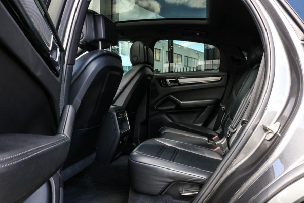 Porsche Cayenne Coupé 3.0 E-Hybrid - MATRIX - PANO - SPORT CHRONO - COMFORTSTOELEN
