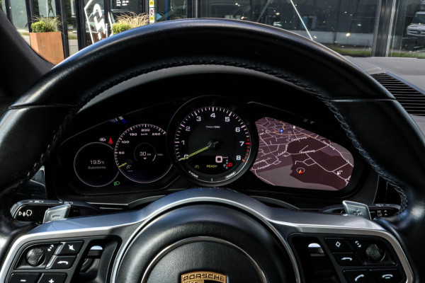 Porsche Cayenne Coupé 3.0 E-Hybrid - MATRIX - PANO - SPORT CHRONO - COMFORTSTOELEN
