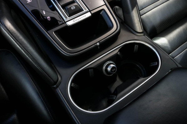 Porsche Cayenne Coupé 3.0 E-Hybrid - MATRIX - PANO - SPORT CHRONO - COMFORTSTOELEN