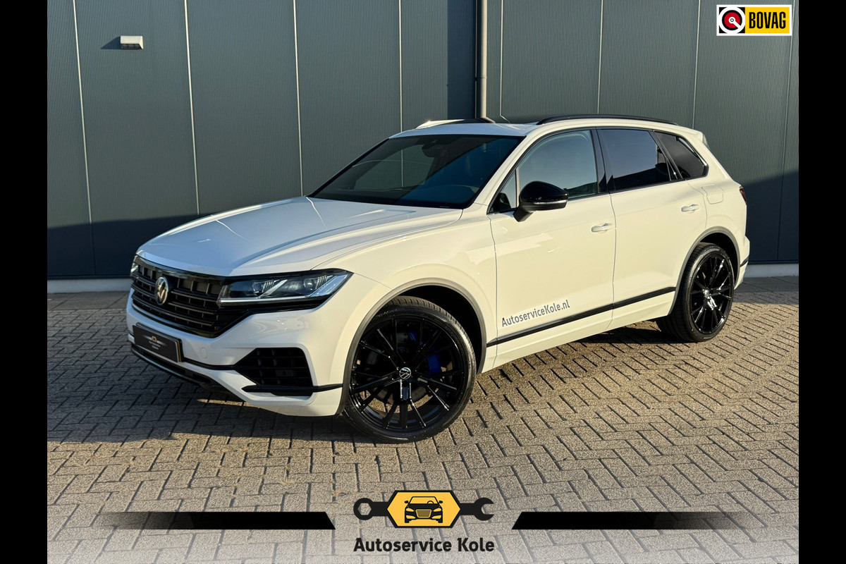 Volkswagen Touareg 3.0 TSI eHybrid * Blackstyle * Panorama * Trekhaak * Side Assist *