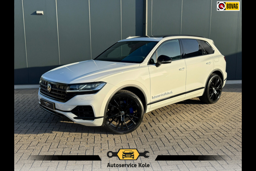 Volkswagen Touareg 3.0 TSI eHybrid * Blackstyle * Panorama * Trekhaak * Side Assist *