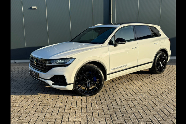 Volkswagen Touareg 3.0 TSI eHybrid * Blackstyle * Panorama * Trekhaak * Side Assist *