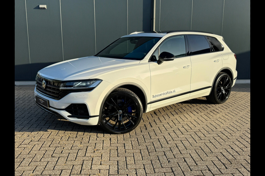 Volkswagen Touareg 3.0 TSI eHybrid * Blackstyle * Panorama * Trekhaak * Side Assist *
