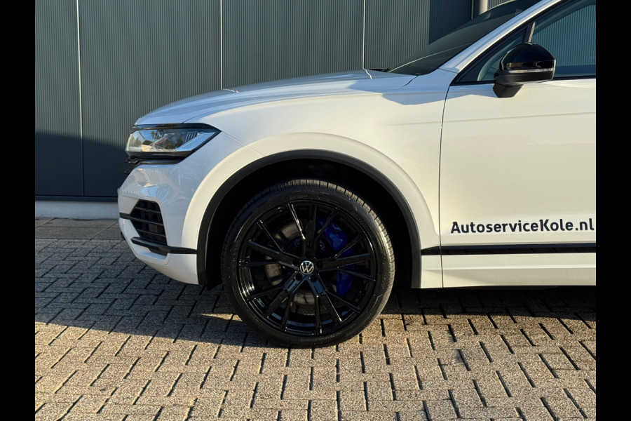 Volkswagen Touareg 3.0 TSI eHybrid * Blackstyle * Panorama * Trekhaak * Side Assist *