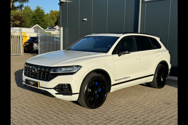 Volkswagen Touareg 3.0 TSI eHybrid * Blackstyle * Panorama * Trekhaak * Side Assist *