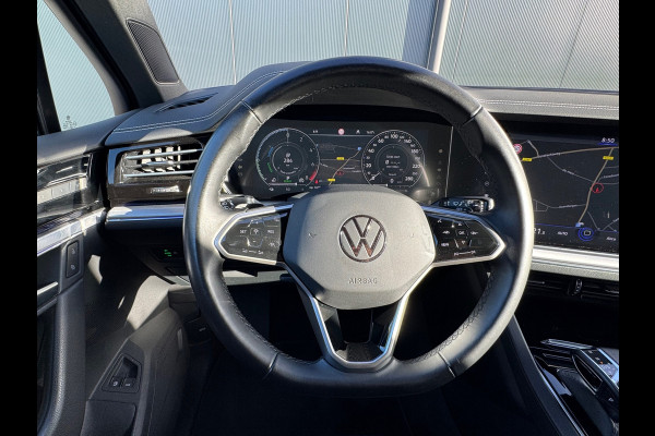 Volkswagen Touareg 3.0 TSI eHybrid * Blackstyle * Panorama * Trekhaak * Side Assist *
