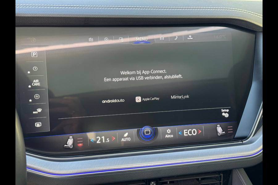 Volkswagen Touareg 3.0 TSI eHybrid * Blackstyle * Panorama * Trekhaak * Side Assist *