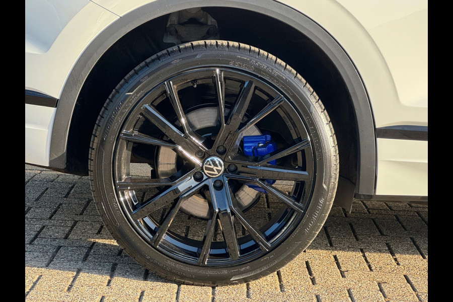 Volkswagen Touareg 3.0 TSI eHybrid * Blackstyle * Panorama * Trekhaak * Side Assist *