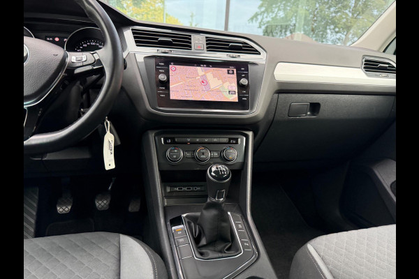 Volkswagen Tiguan 1.5 TSI Comfortline - Navi - Climate - Cruise - Parkeerhulp - Org.NL Volkswagen Tiguan 1.5 TSI Comfortline - Navi - Climate - Cruise - Parkeerhulp - Org.NL