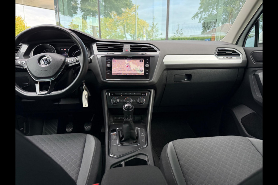 Volkswagen Tiguan 1.5 TSI Comfortline - Navi - Climate - Cruise - Parkeerhulp - Org.NL Volkswagen Tiguan 1.5 TSI Comfortline - Navi - Climate - Cruise - Parkeerhulp - Org.NL