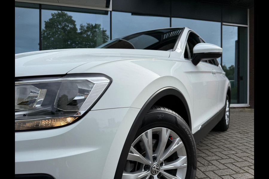 Volkswagen Tiguan 1.5 TSI Comfortline - Navi - Climate - Cruise - Parkeerhulp - Org.NL Volkswagen Tiguan 1.5 TSI Comfortline - Navi - Climate - Cruise - Parkeerhulp - Org.NL