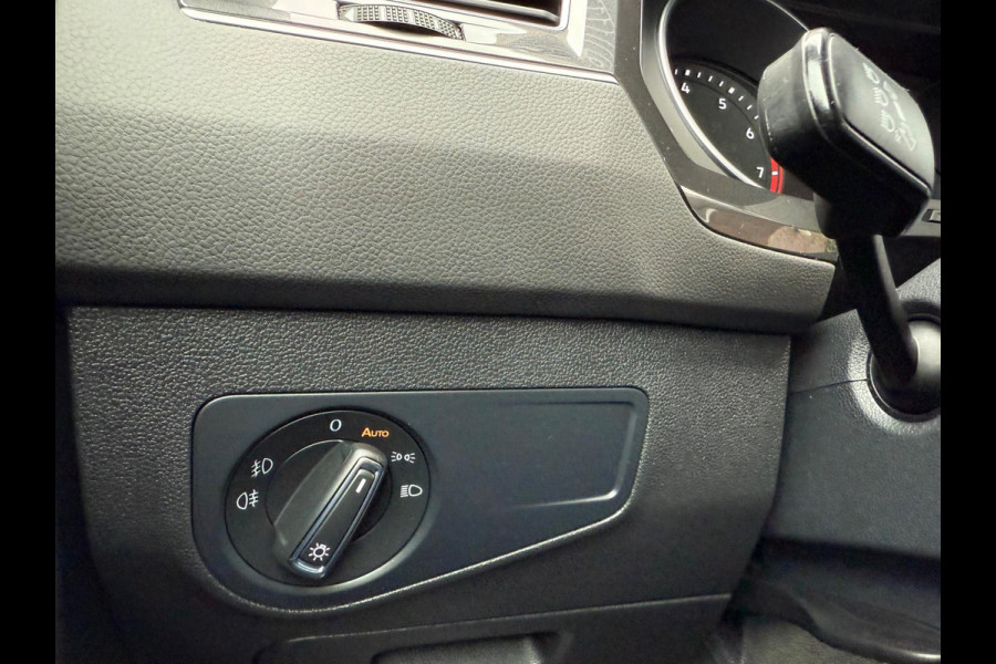 Volkswagen Tiguan 1.5 TSI Comfortline - Navi - Climate - Cruise - Parkeerhulp - Org.NL Volkswagen Tiguan 1.5 TSI Comfortline - Navi - Climate - Cruise - Parkeerhulp - Org.NL