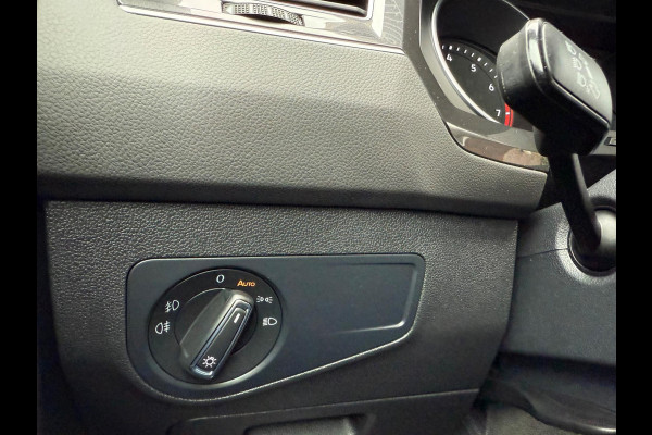 Volkswagen Tiguan 1.5 TSI Comfortline - Navi - Climate - Cruise - Parkeerhulp - Org.NL Volkswagen Tiguan 1.5 TSI Comfortline - Navi - Climate - Cruise - Parkeerhulp - Org.NL