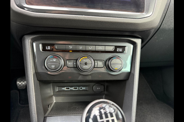 Volkswagen Tiguan 1.5 TSI Comfortline - Navi - Climate - Cruise - Parkeerhulp - Org.NL Volkswagen Tiguan 1.5 TSI Comfortline - Navi - Climate - Cruise - Parkeerhulp - Org.NL