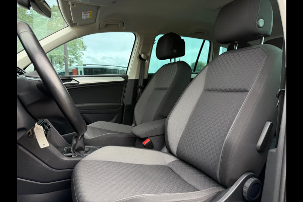 Volkswagen Tiguan 1.5 TSI Comfortline - Navi - Climate - Cruise - Parkeerhulp - Org.NL Volkswagen Tiguan 1.5 TSI Comfortline - Navi - Climate - Cruise - Parkeerhulp - Org.NL