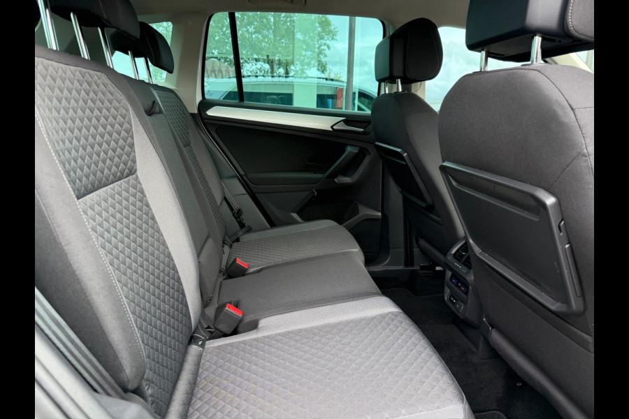 Volkswagen Tiguan 1.5 TSI Comfortline - Navi - Climate - Cruise - Parkeerhulp - Org.NL Volkswagen Tiguan 1.5 TSI Comfortline - Navi - Climate - Cruise - Parkeerhulp - Org.NL