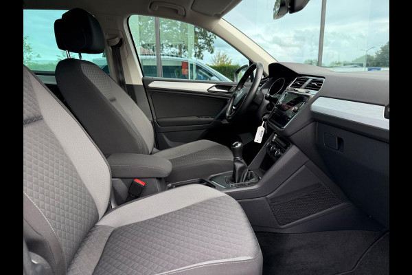 Volkswagen Tiguan 1.5 TSI Comfortline - Navi - Climate - Cruise - Parkeerhulp - Org.NL Volkswagen Tiguan 1.5 TSI Comfortline - Navi - Climate - Cruise - Parkeerhulp - Org.NL