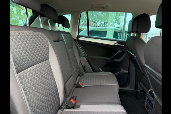 Volkswagen Tiguan 1.5 TSI Comfortline - Navi - Climate - Cruise - Parkeerhulp - Org.NL Volkswagen Tiguan 1.5 TSI Comfortline - Navi - Climate - Cruise - Parkeerhulp - Org.NL