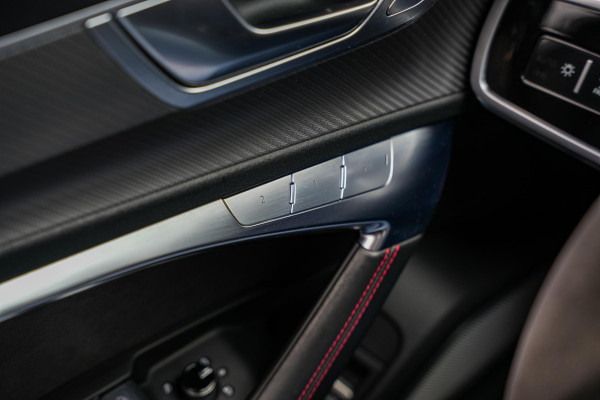 Audi A6 Avant RS 6 TFSI quattro ABT RS-R 1 of 125 Akrapovic Panodak Keramisch Stoelvent. B&O+ Eventuri 360 Camera 825 PK!
