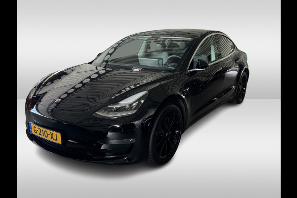 Tesla Model 3 Long Range AWD 75 kWh 58.992 km! / SoH 94.1% / NIEUWSTAAT!! / Autopilot / Carbon / Panoramadak / Camera / Premium Audio / 19'' / Leder