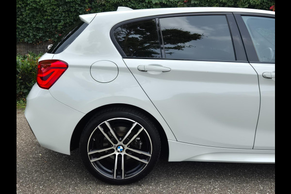 BMW 1-serie M Sport Ed CarPlay NAP LED GR Navi Automaat Black Panel Teller All weather M Velgen GARANTIE Rij-K 118i High Executive