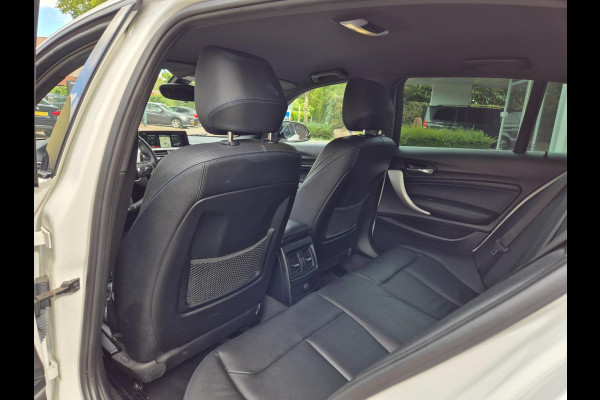 BMW 1-serie M Sport Ed CarPlay NAP LED GR Navi Automaat Black Panel Teller All weather M Velgen GARANTIE Rij-K 118i High Executive