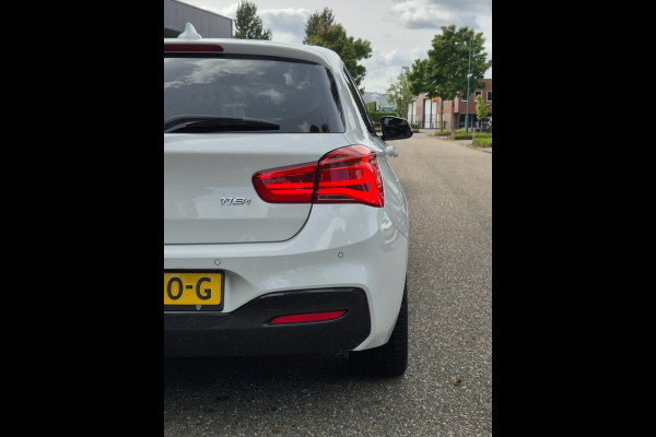 BMW 1-serie M Sport Ed CarPlay NAP LED GR Navi Automaat Black Panel Teller All weather M Velgen GARANTIE Rij-K 118i High Executive