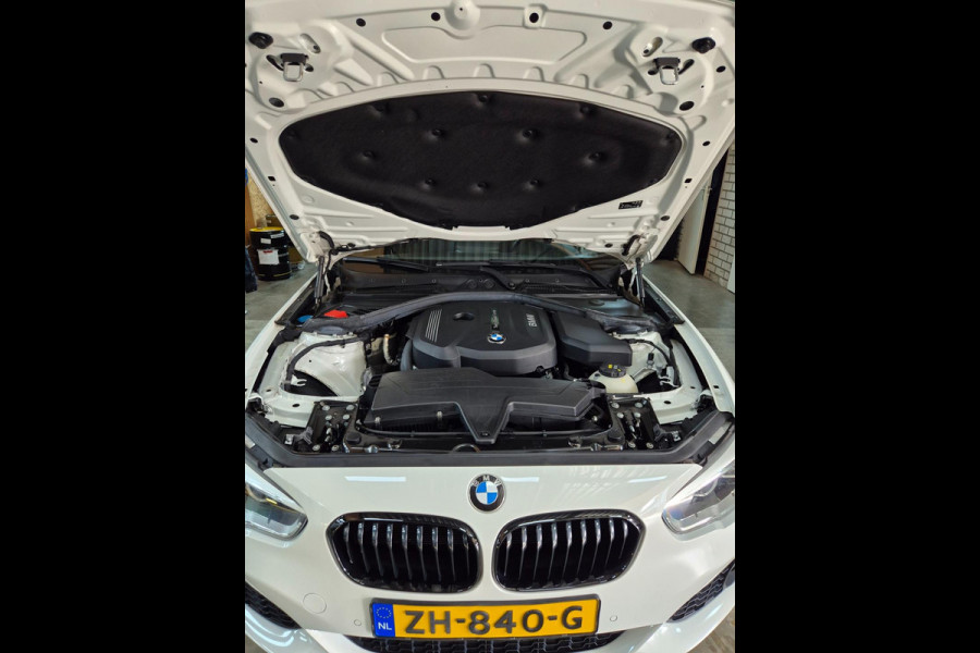 BMW 1-serie M Sport Ed CarPlay NAP LED GR Navi Automaat Black Panel Teller All weather M Velgen GARANTIE Rij-K 118i High Executive