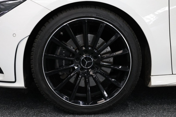 Mercedes-Benz CLA-Klasse 200 AMG LED/VIRTUAL/SFEER/PANO/ALCANTARA+S.VERWARMING/19" LMV/CAM/ACC/ECC/12 MDN GARANTIE!