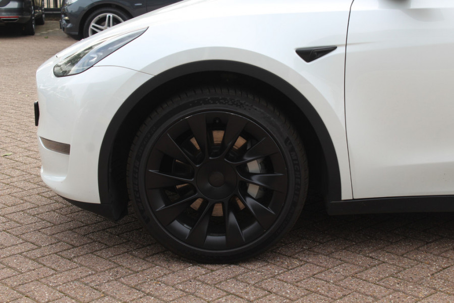 Tesla Model Y Long Range AWD 75 kWh / SoH 91.9% / Autopilot / Panoramadak / Camera / 20'' / Keyless / Leder / Dodehoek / Navigatie / Stoelverwarming