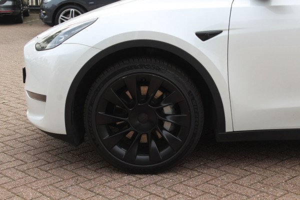 Tesla Model Y Long Range AWD 75 kWh / SoH 91.9% / Autopilot / Panoramadak / Camera / 20'' / Keyless / Leder / Dodehoek / Navigatie / Stoelverwarming
