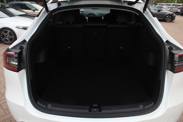 Tesla Model Y Long Range AWD 75 kWh / SoH 91.9% / Autopilot / Panoramadak / Camera / 20'' / Keyless / Leder / Dodehoek / Navigatie / Stoelverwarming