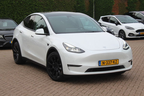 Tesla Model Y Long Range AWD 75 kWh / SoH 91.9% / Autopilot / Panoramadak / Camera / 20'' / Keyless / Leder / Dodehoek / Navigatie / Stoelverwarming