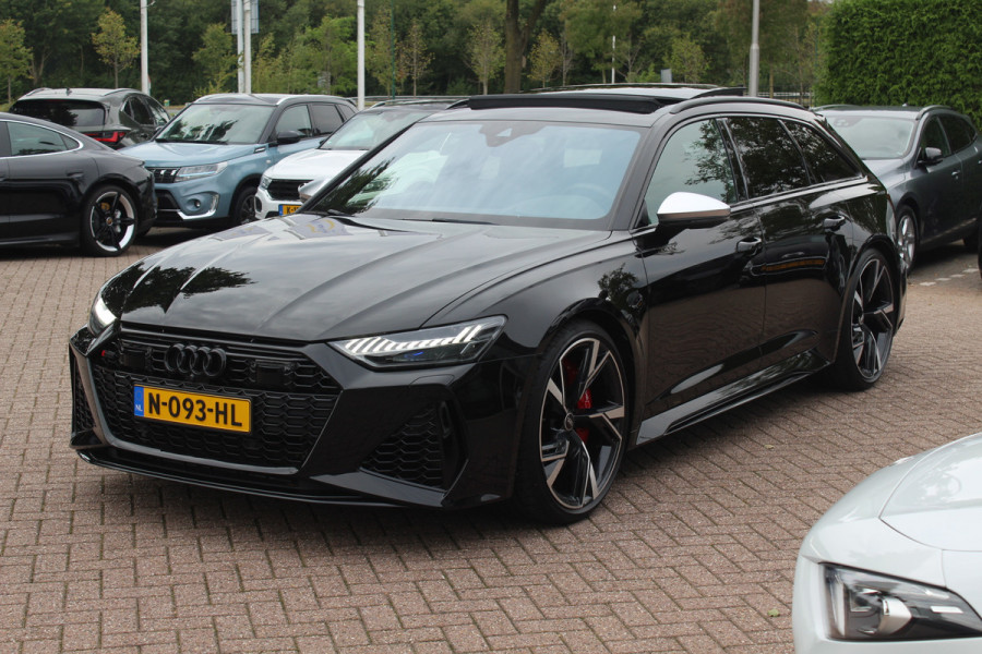 Audi RS6 Avant TFSI quattro / Trekhaak / Panoramadak / Keramisch / 360Camera / Head-up / Softclose / Standverwarming / B&O / Volleder / 22'' /  Apple CarPlay / Achterasbesturing / Luchtvering / Dodehoek / DAB / ACC / St Audi RS6 Avant TFSI quattro / Trekhaak / Panoramadak / Keramisch / 360Camera / Head-up / Softclose / Standverwarming / B&O / Volleder / 22'' /  Apple CarPlay / Achterasbesturing / Luchtvering / Dodehoek / DAB / ACC / St