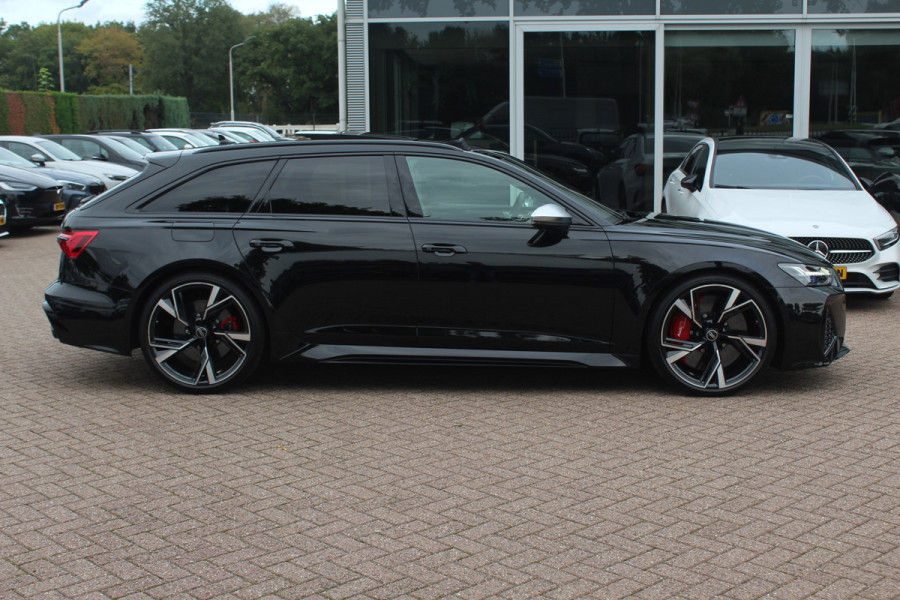Audi RS6 Avant TFSI quattro / Trekhaak / Panoramadak / Keramisch / 360Camera / Head-up / Softclose / Standverwarming / B&O / Volleder / 22'' /  Apple CarPlay / Achterasbesturing / Luchtvering / Dodehoek / DAB / ACC / St Audi RS6 Avant TFSI quattro / Trekhaak / Panoramadak / Keramisch / 360Camera / Head-up / Softclose / Standverwarming / B&O / Volleder / 22'' /  Apple CarPlay / Achterasbesturing / Luchtvering / Dodehoek / DAB / ACC / St