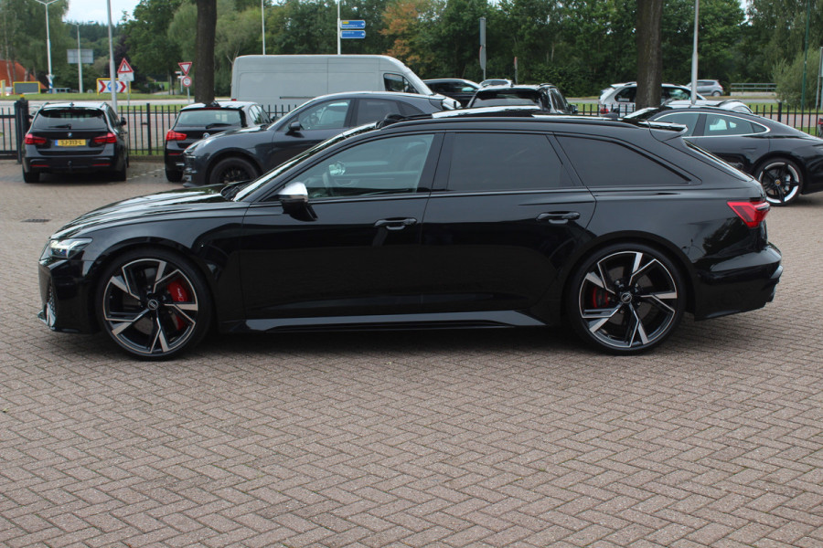 Audi RS6 Avant TFSI quattro / Trekhaak / Panoramadak / Keramisch / 360Camera / Head-up / Softclose / Standverwarming / B&O / Volleder / 22'' /  Apple CarPlay / Achterasbesturing / Luchtvering / Dodehoek / DAB / ACC / St Audi RS6 Avant TFSI quattro / Trekhaak / Panoramadak / Keramisch / 360Camera / Head-up / Softclose / Standverwarming / B&O / Volleder / 22'' /  Apple CarPlay / Achterasbesturing / Luchtvering / Dodehoek / DAB / ACC / St