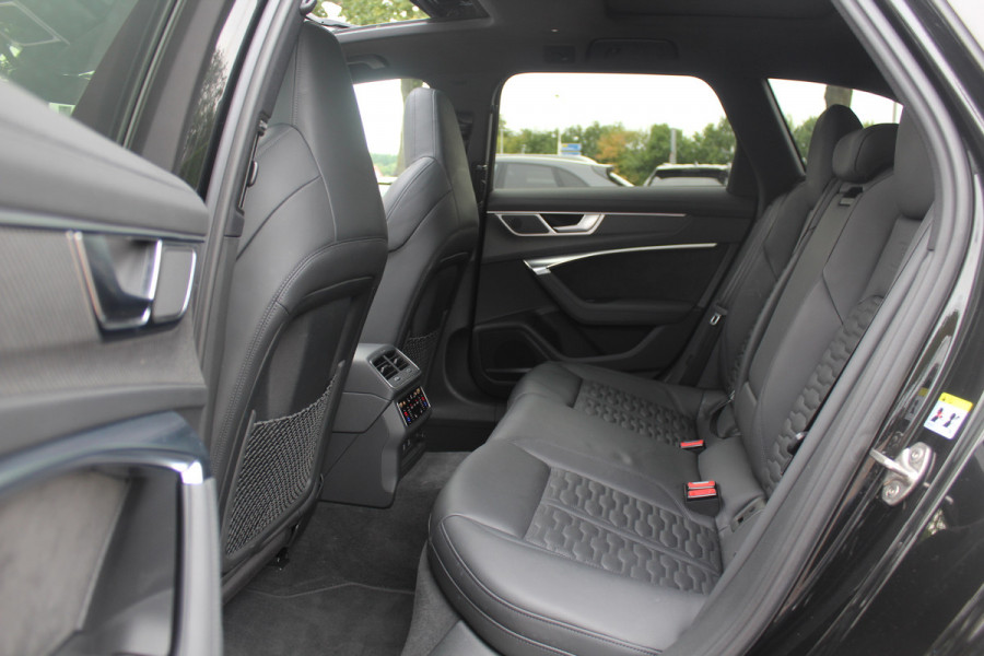 Audi RS6 Avant TFSI quattro / Trekhaak / Panoramadak / Keramisch / 360Camera / Head-up / Softclose / Standverwarming / B&O / Volleder / 22'' /  Apple CarPlay / Achterasbesturing / Luchtvering / Dodehoek / DAB / ACC / St Audi RS6 Avant TFSI quattro / Trekhaak / Panoramadak / Keramisch / 360Camera / Head-up / Softclose / Standverwarming / B&O / Volleder / 22'' /  Apple CarPlay / Achterasbesturing / Luchtvering / Dodehoek / DAB / ACC / St