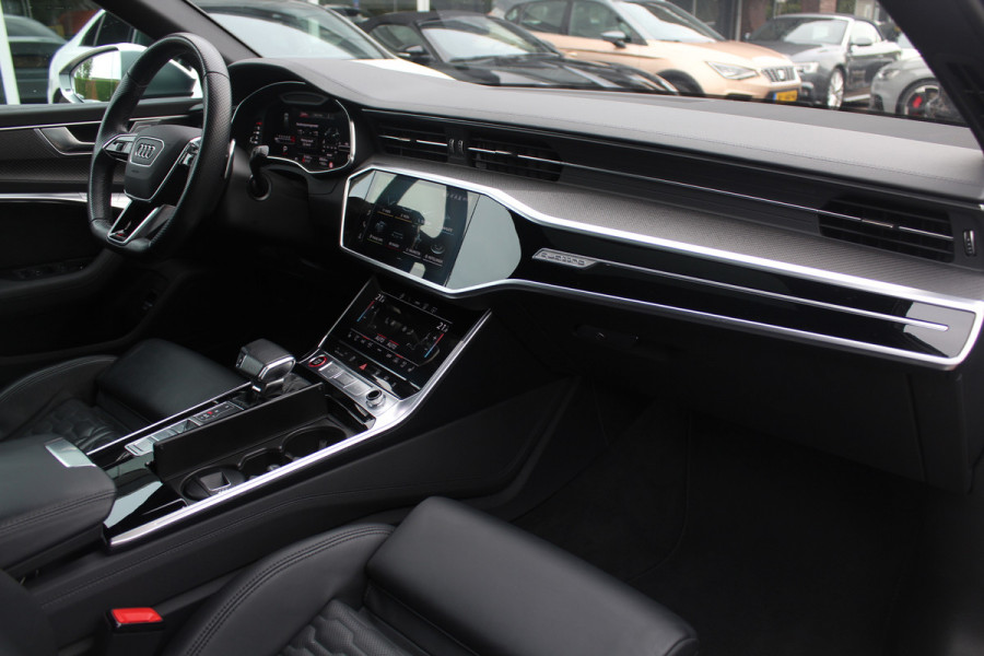 Audi RS6 Avant TFSI quattro / Trekhaak / Panoramadak / Keramisch / 360Camera / Head-up / Softclose / Standverwarming / B&O / Volleder / 22'' /  Apple CarPlay / Achterasbesturing / Luchtvering / Dodehoek / DAB / ACC / St Audi RS6 Avant TFSI quattro / Trekhaak / Panoramadak / Keramisch / 360Camera / Head-up / Softclose / Standverwarming / B&O / Volleder / 22'' /  Apple CarPlay / Achterasbesturing / Luchtvering / Dodehoek / DAB / ACC / St