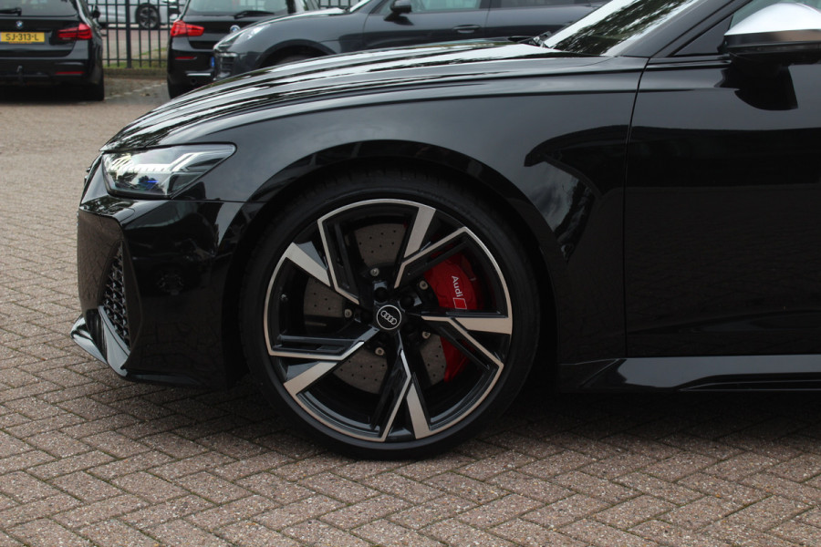 Audi RS6 Avant TFSI quattro / Trekhaak / Panoramadak / Keramisch / 360Camera / Head-up / Softclose / Standverwarming / B&O / Volleder / 22'' /  Apple CarPlay / Achterasbesturing / Luchtvering / Dodehoek / DAB / ACC / St Audi RS6 Avant TFSI quattro / Trekhaak / Panoramadak / Keramisch / 360Camera / Head-up / Softclose / Standverwarming / B&O / Volleder / 22'' /  Apple CarPlay / Achterasbesturing / Luchtvering / Dodehoek / DAB / ACC / St