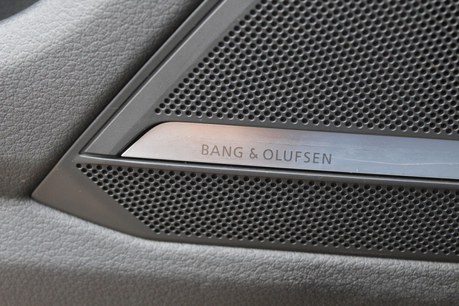 Audi RS6 Avant TFSI quattro / Trekhaak / Panoramadak / Keramisch / 360Camera / Head-up / Softclose / Standverwarming / B&O / Volleder / 22'' /  Apple CarPlay / Achterasbesturing / Luchtvering / Dodehoek / DAB / ACC / St Audi RS6 Avant TFSI quattro / Trekhaak / Panoramadak / Keramisch / 360Camera / Head-up / Softclose / Standverwarming / B&O / Volleder / 22'' /  Apple CarPlay / Achterasbesturing / Luchtvering / Dodehoek / DAB / ACC / St