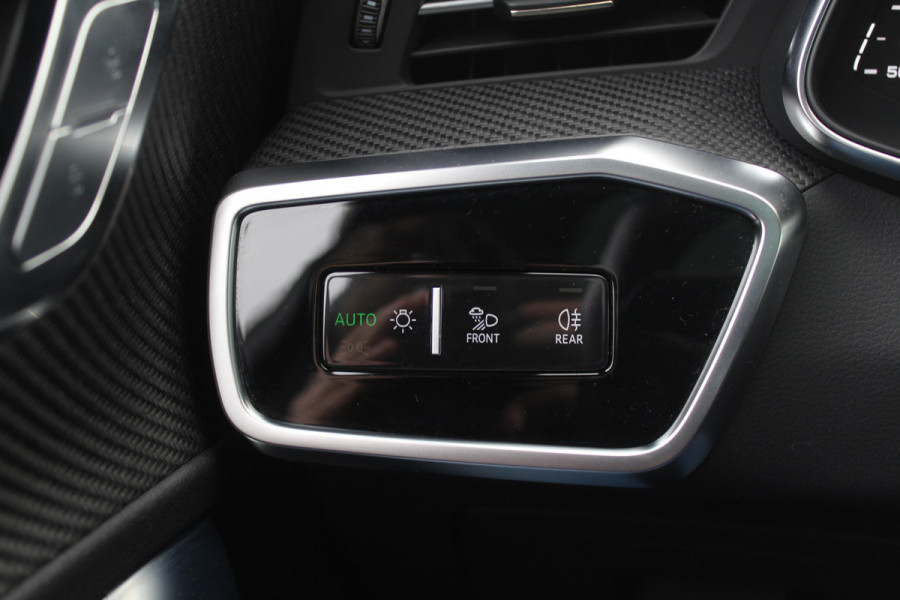 Audi RS6 Avant TFSI quattro / Trekhaak / Panoramadak / Keramisch / 360Camera / Head-up / Softclose / Standverwarming / B&O / Volleder / 22'' /  Apple CarPlay / Achterasbesturing / Luchtvering / Dodehoek / DAB / ACC / St Audi RS6 Avant TFSI quattro / Trekhaak / Panoramadak / Keramisch / 360Camera / Head-up / Softclose / Standverwarming / B&O / Volleder / 22'' /  Apple CarPlay / Achterasbesturing / Luchtvering / Dodehoek / DAB / ACC / St