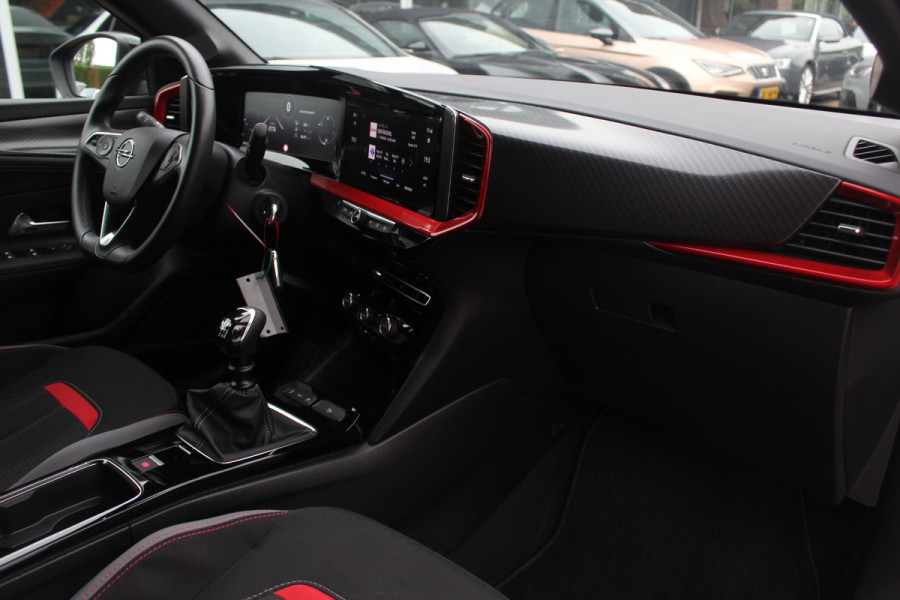 Opel Mokka 1.2 Level 4 GS Line / Camera / Navigatie / 18'' / DAB / Sfeerverlichting / Getint glas / Dodehoek / Cruise Control Opel Mokka 1.2 Level 4 GS Line / Camera / Navigatie / 18'' / DAB / Sfeerverlichting / Getint glas / Dodehoek / Cruise Control