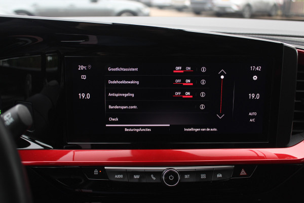 Opel Mokka 1.2 Level 4 GS Line / Camera / Navigatie / 18'' / DAB / Sfeerverlichting / Getint glas / Dodehoek / Cruise Control Opel Mokka 1.2 Level 4 GS Line / Camera / Navigatie / 18'' / DAB / Sfeerverlichting / Getint glas / Dodehoek / Cruise Control