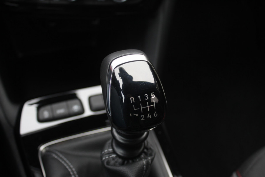 Opel Mokka 1.2 Level 4 GS Line / Camera / Navigatie / 18'' / DAB / Sfeerverlichting / Getint glas / Dodehoek / Cruise Control Opel Mokka 1.2 Level 4 GS Line / Camera / Navigatie / 18'' / DAB / Sfeerverlichting / Getint glas / Dodehoek / Cruise Control