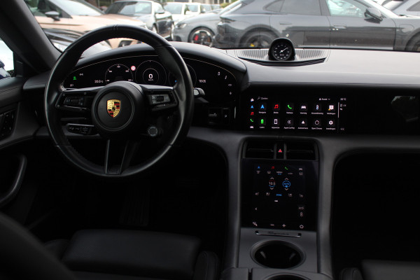 Porsche Taycan 4S Performance 84 kWh / SoH 91.3% / Panoramadak / 360Camera / Head-up / Achterasbesturing / Matrix LED / 21'' / Luchtvering / Bose / Stoelmassage / Sportchrono / Leder / Stuurverwarming / DAB / ACC