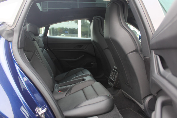 Porsche Taycan 4S Performance 84 kWh / SoH 91.3% / Panoramadak / 360Camera / Head-up / Achterasbesturing / Matrix LED / 21'' / Luchtvering / Bose / Stoelmassage / Sportchrono / Leder / Stuurverwarming / DAB / ACC