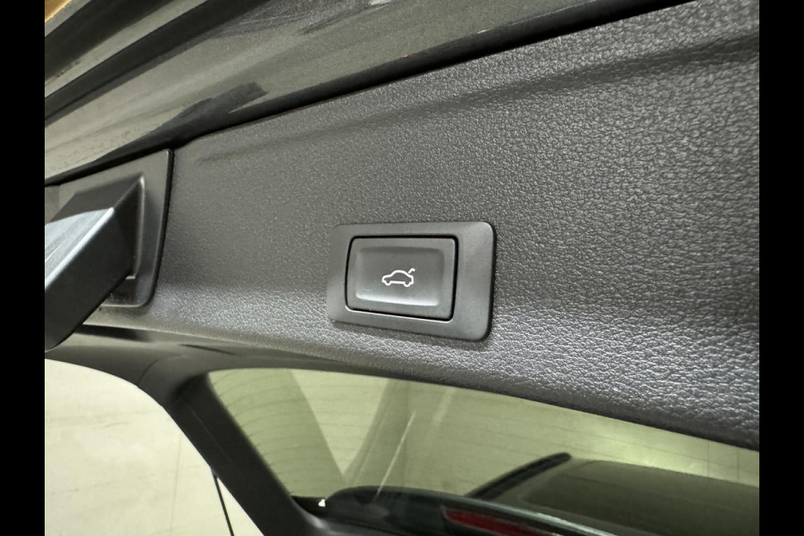 Audi A4 Avant 35 TFSI S-Line Black Edition Pano Virtual Sfeer NAP