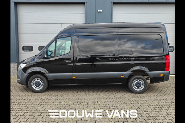 Mercedes-Benz Sprinter 316 L2H2 Zwart MBUX Trekhaak 3500kg 163pk Airco BPM Vrij Mercedes-Benz Sprinter 316 L2H2 Zwart MBUX Trekhaak 3500kg 163pk Airco BPM Vrij